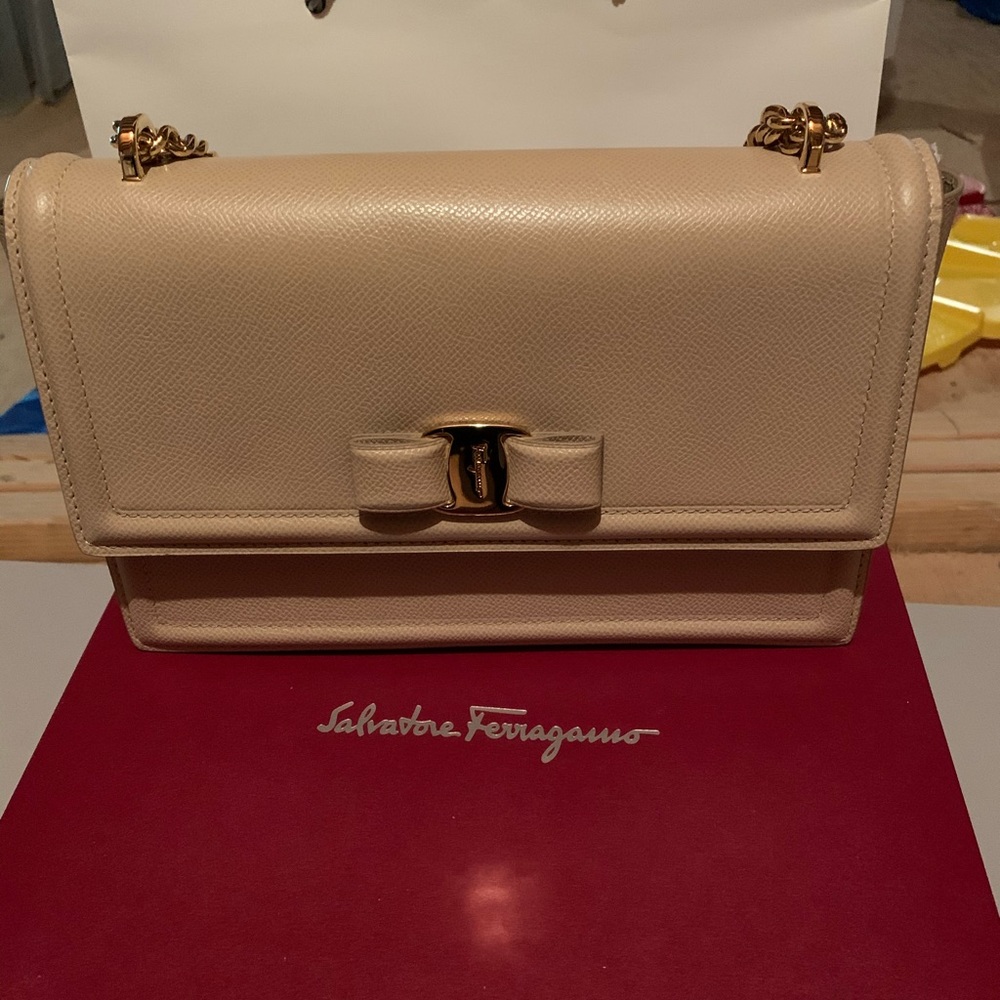Ferragamo Ginny Vara Medium Flap Bag, Beige
